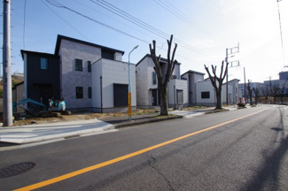 【前面道路含む現地写真】