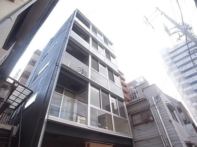 Y`sHouse三宮Ⅱの外観