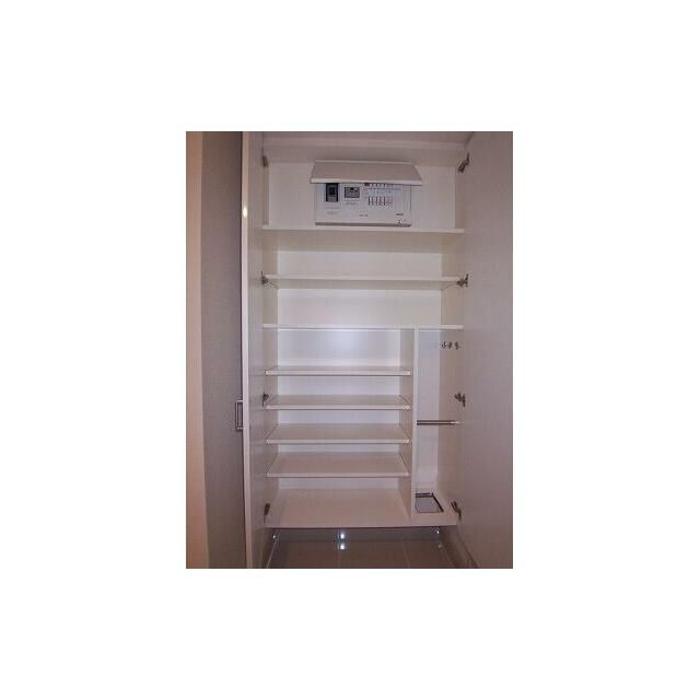 アーバンフィールド曳舟の玄関|シューズボックス