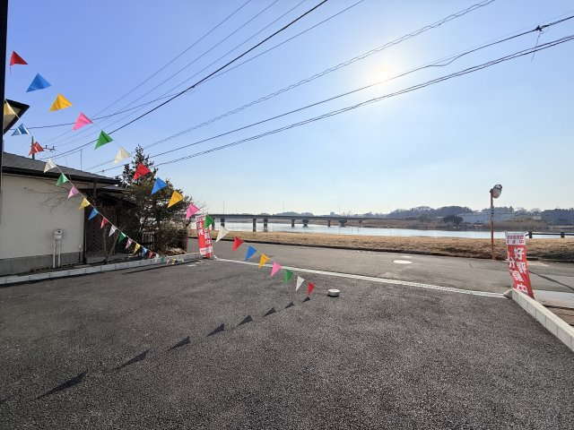 つくば市森の里第6　新築戸建の駐車場|カースペース並列3台程可能！