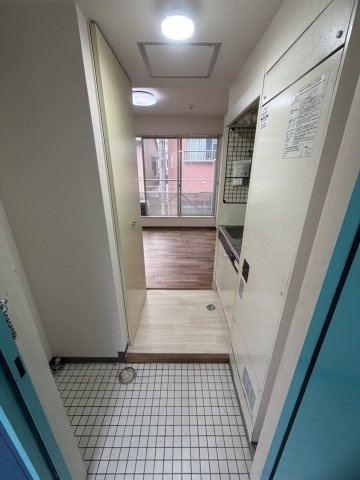 広島市中区住吉町の賃貸マンションの玄関
