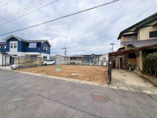 草津市野路東5丁目　建築条件無し売土地の前面道路含む現地写真