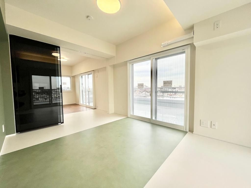 自由ヶ丘アーバンライフの居間・リビング|ゆったり過ごせるリビングです