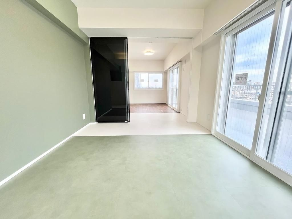 自由ヶ丘アーバンライフの居間・リビング