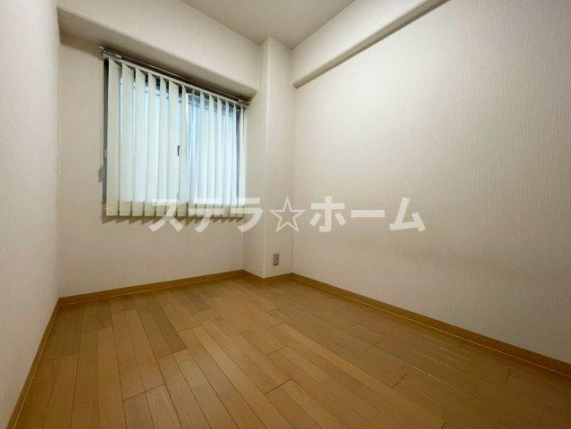 ネオハイツ城東の洋室|落ち着いた色調の洋室です