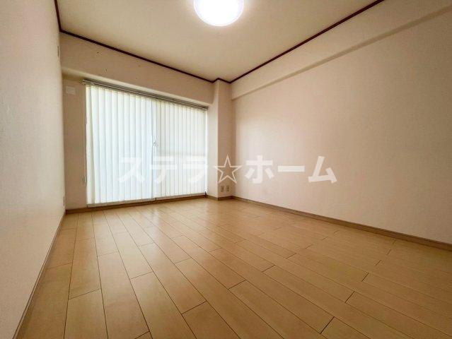 ネオハイツ城東の洋室|スタンダードな洋室です