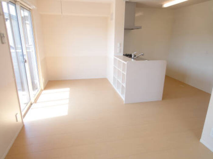 フラッツ福井東町の居間・リビング|201LDK