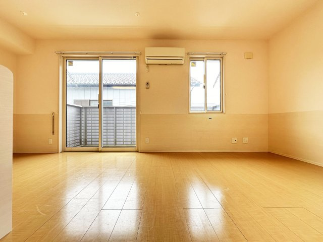 フラッツ福井東町の居間・リビング