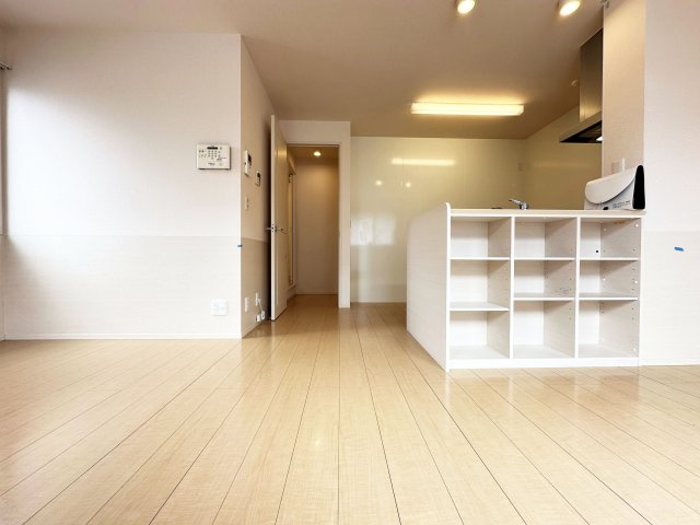 フラッツ福井東町の居間・リビング