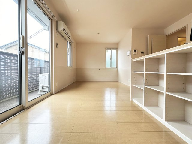 フラッツ福井東町の居間・リビング