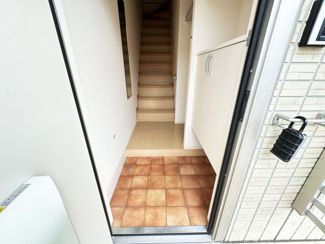 フラッツ福井東町の玄関