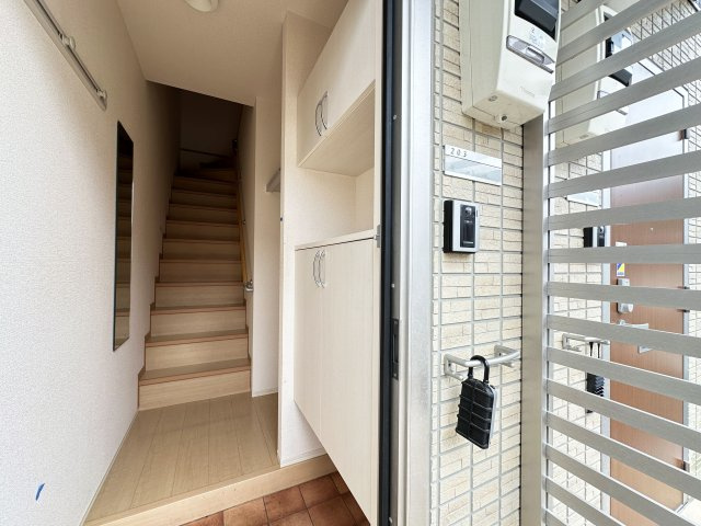 フラッツ福井東町の玄関