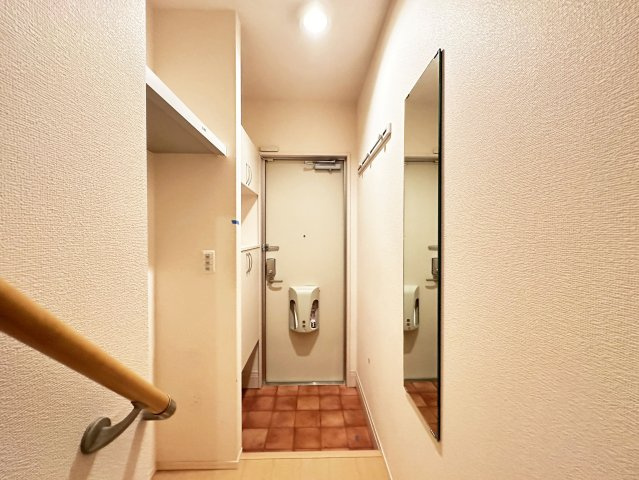 フラッツ福井東町の玄関