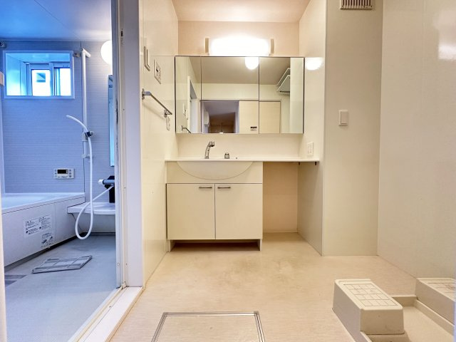 フラッツ福井東町の独立洗面台