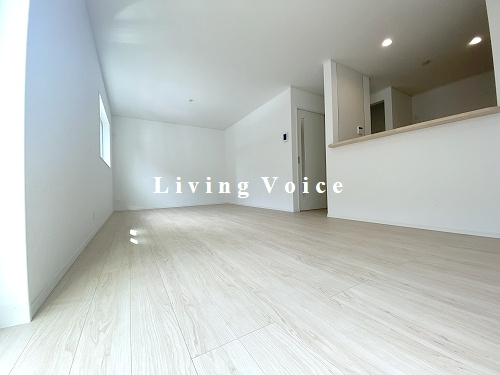 【居間・リビング】 | 【仲介手数料０円】茅ヶ崎市中島第14　新築一戸建て　全2棟 | 茅ヶ崎市中島第14　新築一戸建て　全2棟