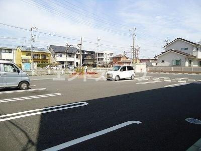 ロワール　ウエストの駐車場|高崎、前橋のお部屋探しはエンドスケープまで！お客様の理想お聞かせ下さい♪