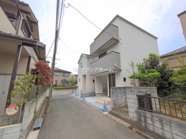 入間市東藤沢7丁目・全2棟　新築一戸建　1号棟　～3階建て～の前面道路含む現地写真|2026年4月23日撮影