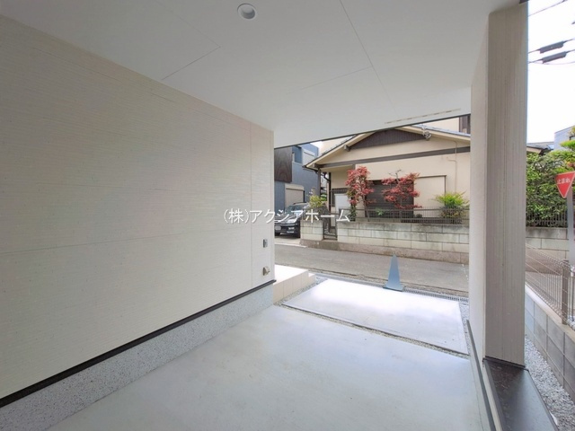 入間市東藤沢7丁目・全2棟　新築一戸建　1号棟　～3階建て～の駐車場|2026年4月23日撮影