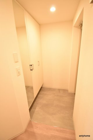 アーバネックス西本町　仲介手数料無料の玄関