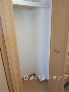 安芸高田市吉田町吉田のアパートの収納|玄関収納