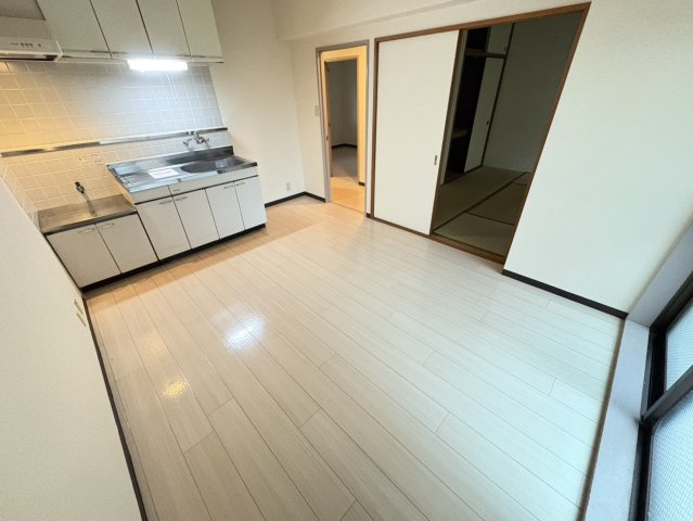 エミネンスMIYAの居間・リビング