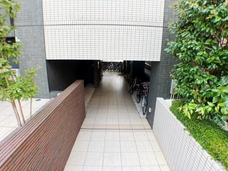 レジディア文京千石のエントランス