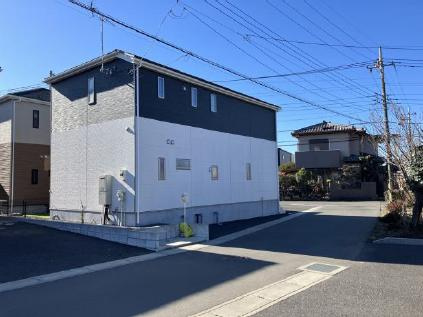 【前面道路含む現地写真】 | 牛久市猪子町　中古戸建 | 角地につき日当たり・風通し良好です☆