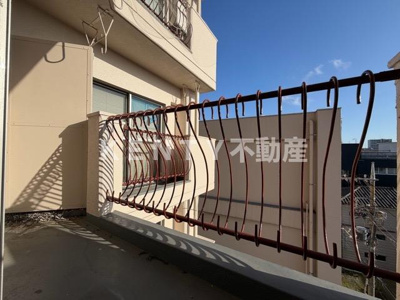 【バルコニー】 | メゾン平和 | 暖かな日差しのふりそそぐバルコニー