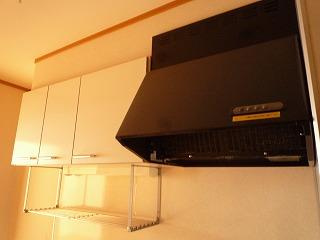 アウローラのキッチン|換気扇・吊戸棚