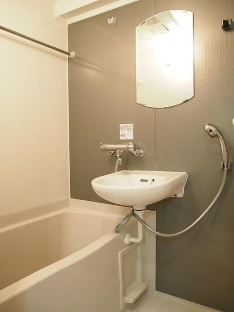 ルーブル北新宿の浴室