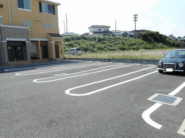 ベリーヒルズＣの駐車場|駐車場