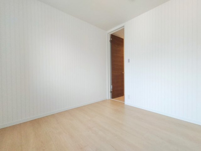 【洋室】 | 城東区鴫野西２丁目中古戸建 | 洋室（約4.4帖）