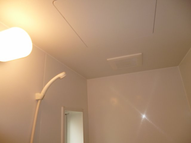 シャルマン　Ｃの浴室|浴室窓