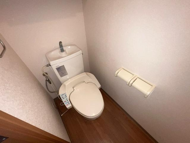 ＡＵＴＨＯＲ千草　Ⅲのトイレ|シャワー付トイレ