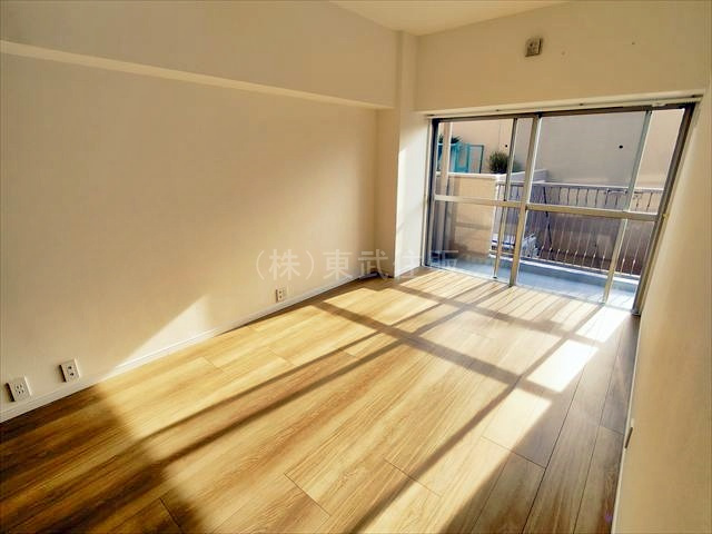 【居間・リビング】の画像