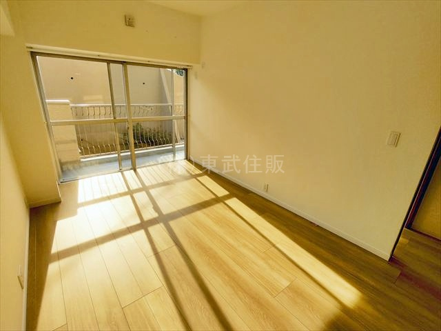 【居間・リビング】の画像