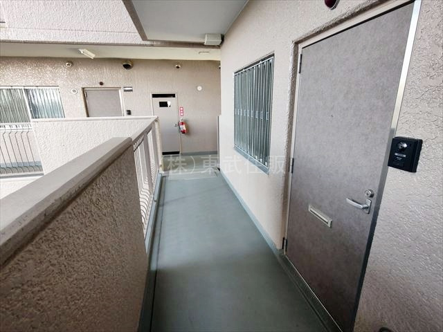 【玄関】 | 新狭山パークハイツ | 落ち着いた雰囲気の玄関です