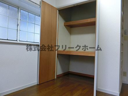 武蔵野市御殿山２丁目のアパートの収納