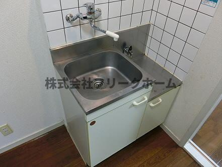 武蔵野市御殿山２丁目のアパートのキッチン