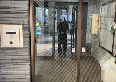 【受付】 | ライオンズマンション本厚木第３ | 受付はマンションコンシェルジュがいる場合もあれば、管理人が滞在する小部屋を総称して呼ぶことがあります。主にエントランスに設置されていることから、防犯面でも期待ができます。防犯設備がない場合はより安心！