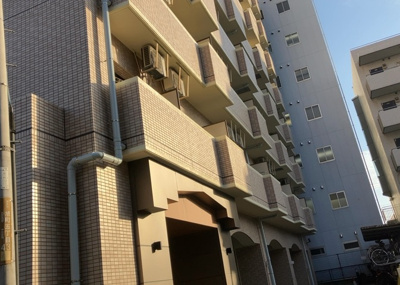 【構造・工法・仕様】 | ライオンズマンション本厚木第３ | ＳＲＣ造は強度や耐震性の面でもRC造と比べて優れています。そのため、10階建以上の高層または超高層マンションなどの建築にも多く採用されています。柱や梁などのサイズが小さくても高い耐震性を確保できます。