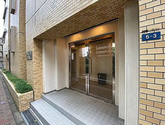 リグランド西台のエントランス