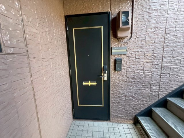 ヴィーナスⅢ番館の玄関