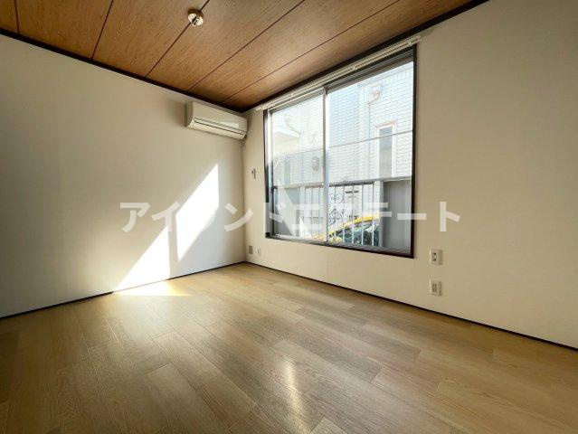 コーポKIT　バストイレ別　温水洗浄便座　陽当たり良好の居間・リビング