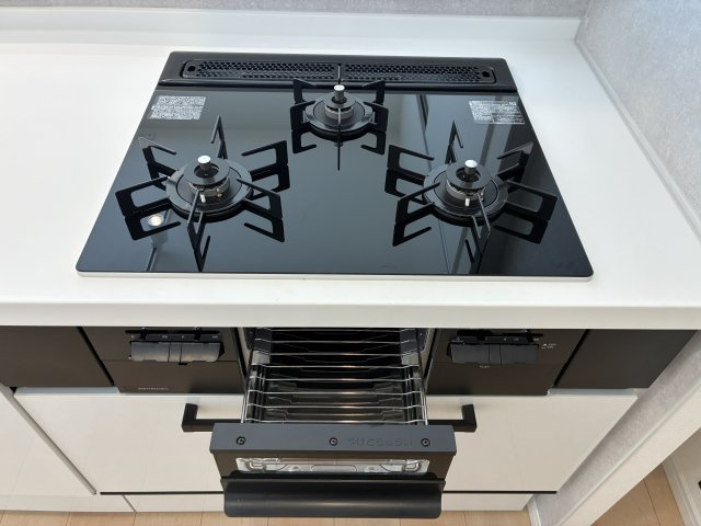 美しが丘ルピナスのキッチン|グリル付きコンロ