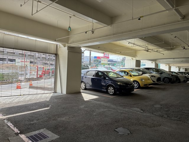 美しが丘ルピナスの駐車場