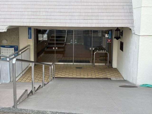 美しが丘ルピナスのエントランス