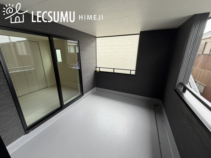 姫路市広畑区則直3期/新築戸建のバルコニー