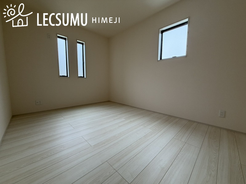 姫路市広畑区則直3期/新築戸建の洋室
