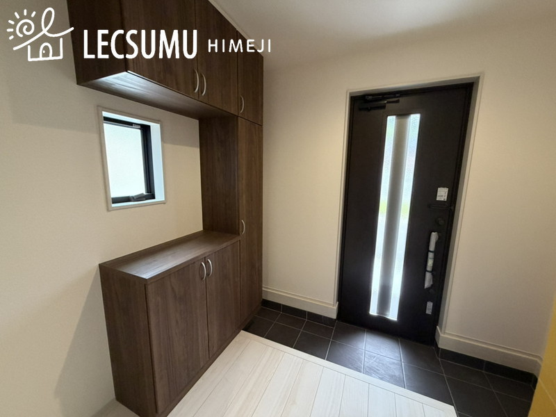 姫路市広畑区則直3期/新築戸建の玄関